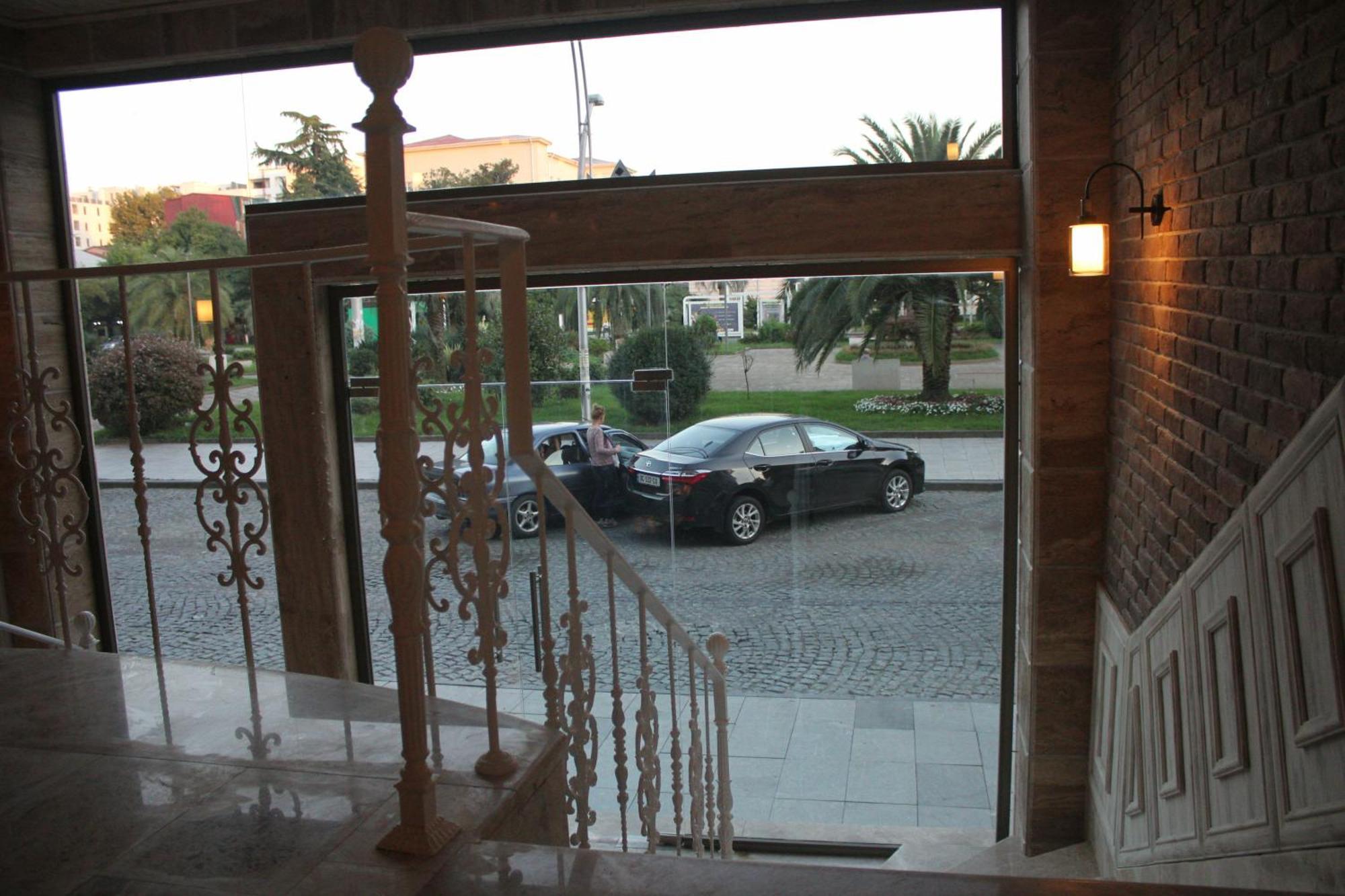 Melini Boutique Hotel Batumi Ngoại thất bức ảnh